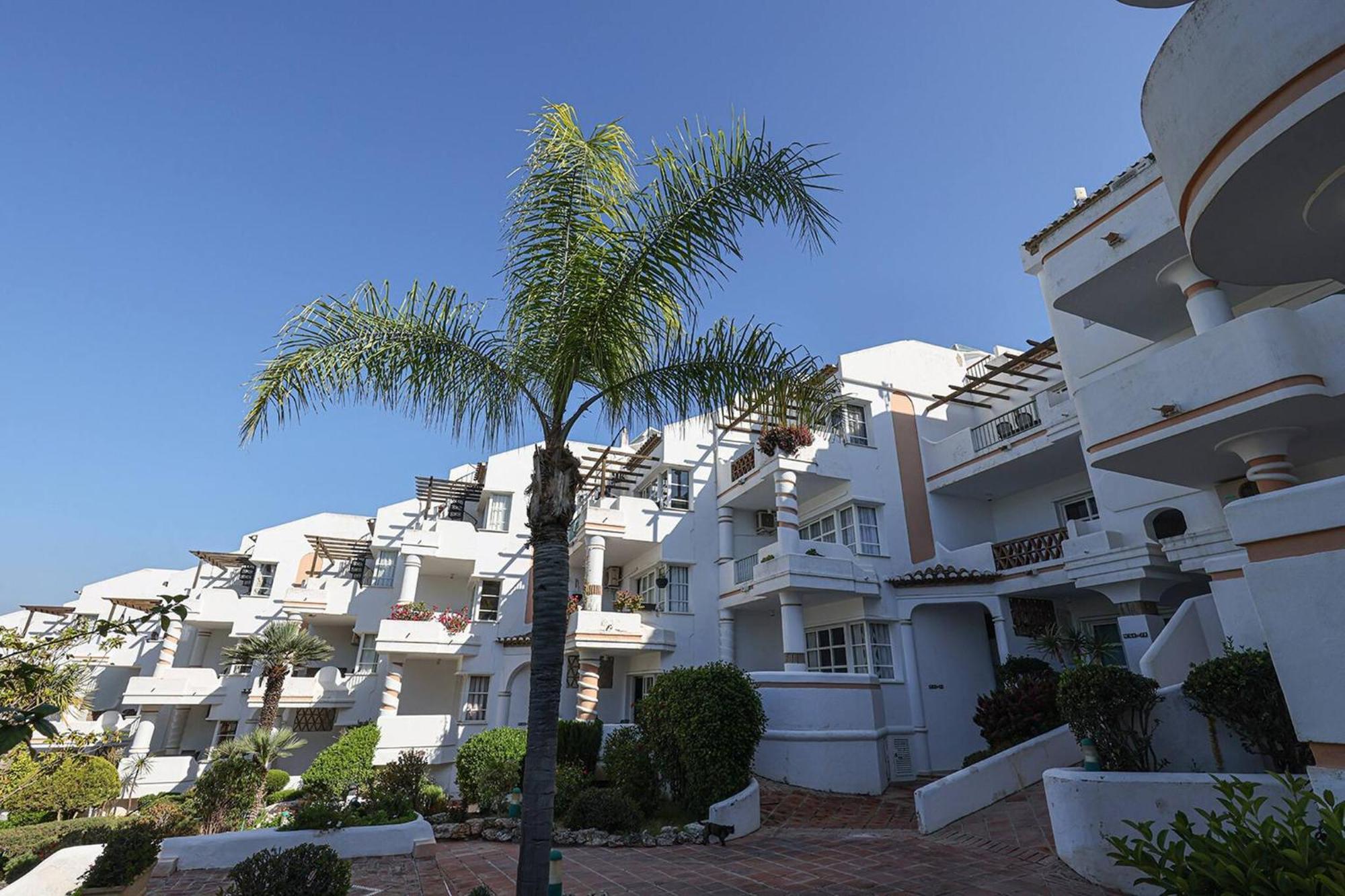 053 - Two Bed Mijas Golf Apartment In Popular Matchroom Golf Club Fuengirola Esterno foto